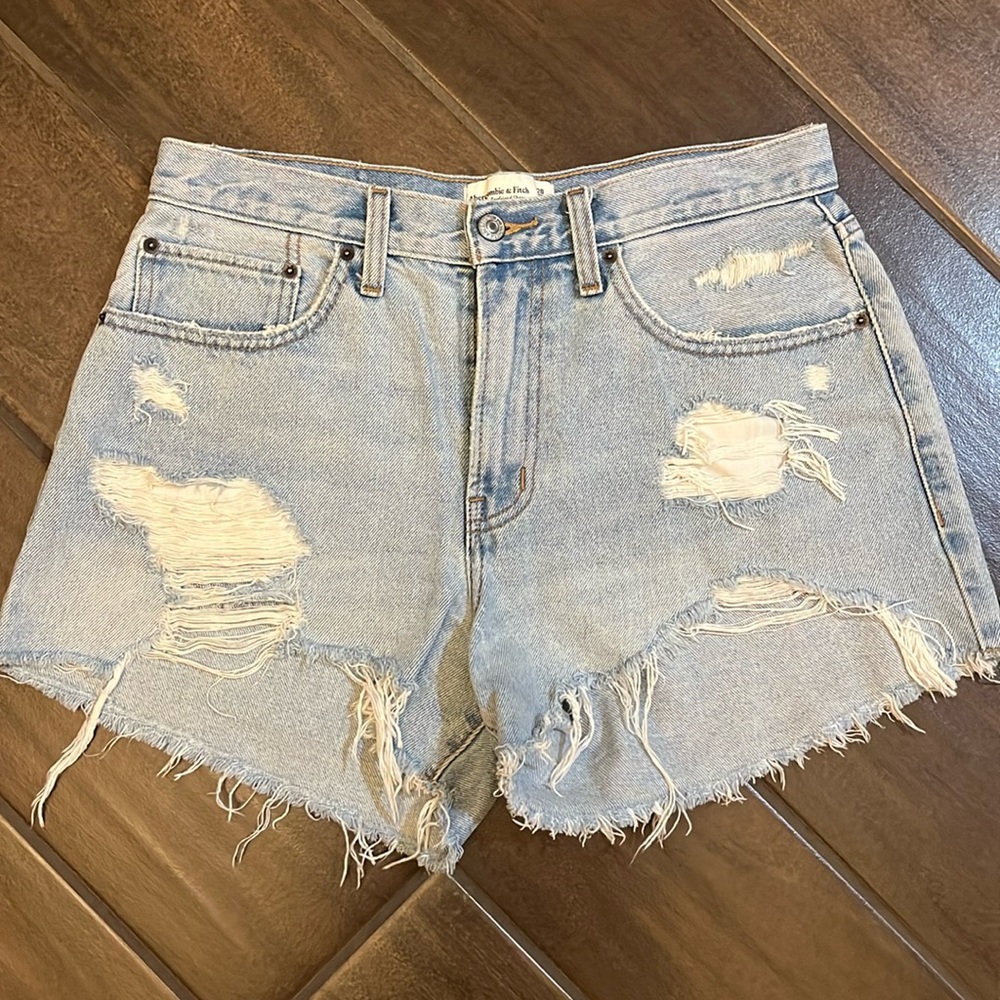 Abercrombie and Fitch midrise boyfriend short